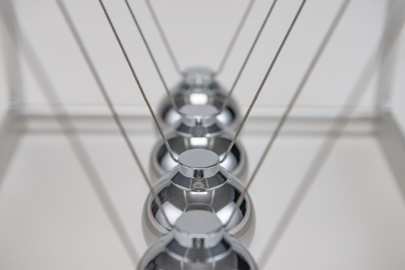 Home | Giant Newton's Cradle